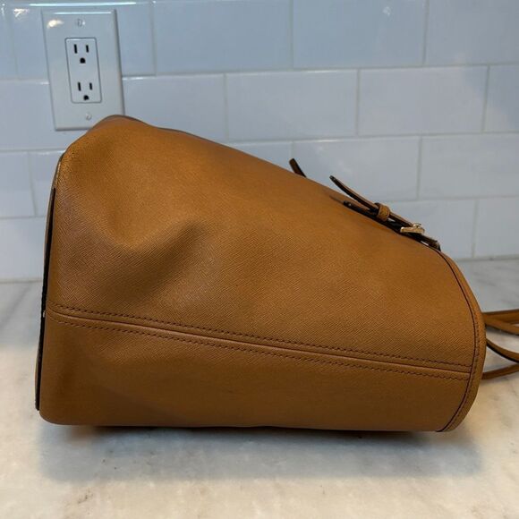 Michael Kors Charlotte Jet Set Saffiano Leather Clip XL Tote Handbag - Picture 6 of 16